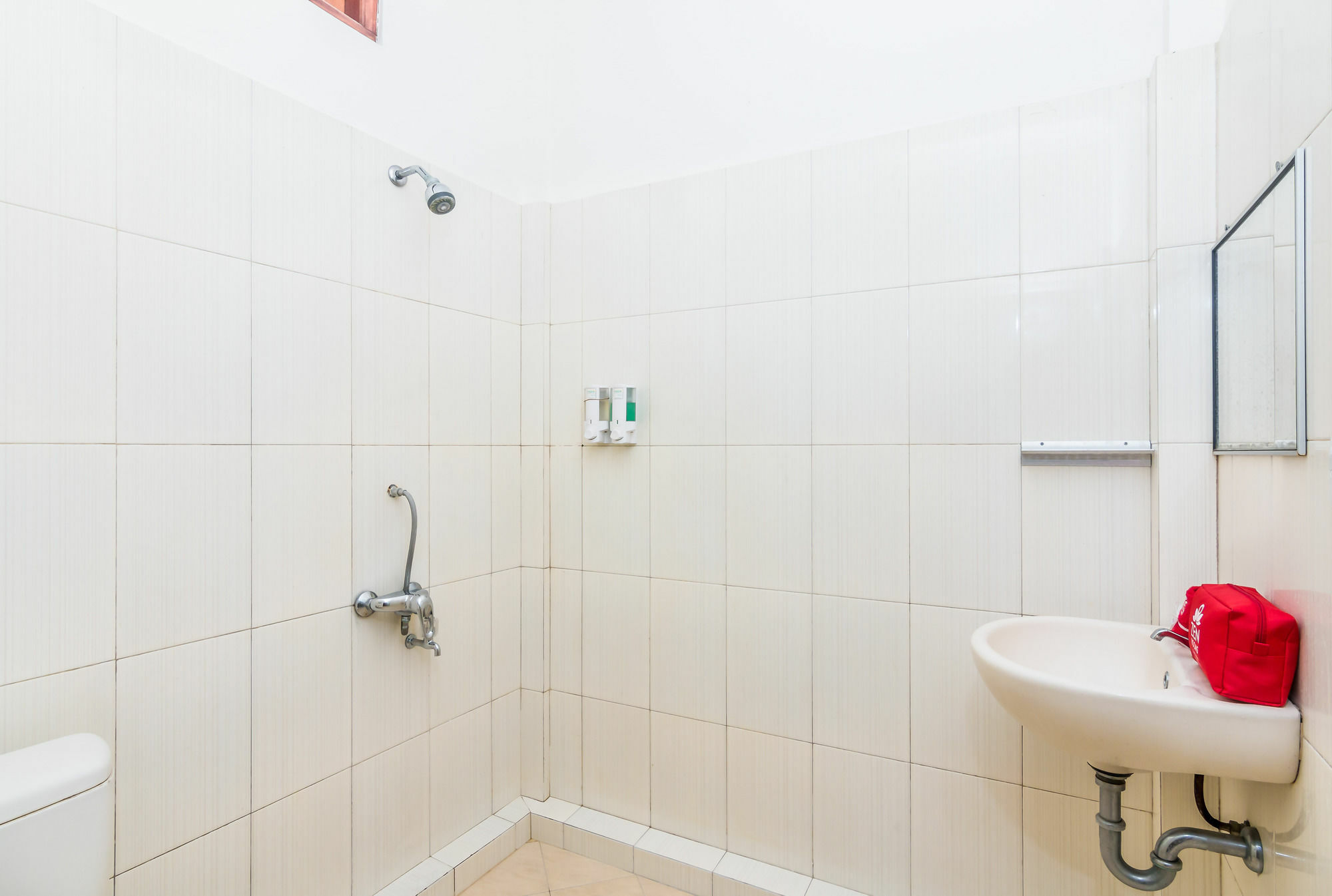 Zen Rooms Basic Kuta Kubu Anyar エクステリア 写真